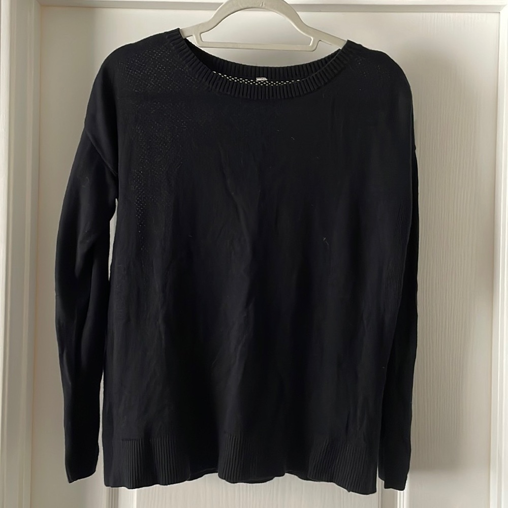 Women’s Lululemon Pullover Black Sweater, Size 6